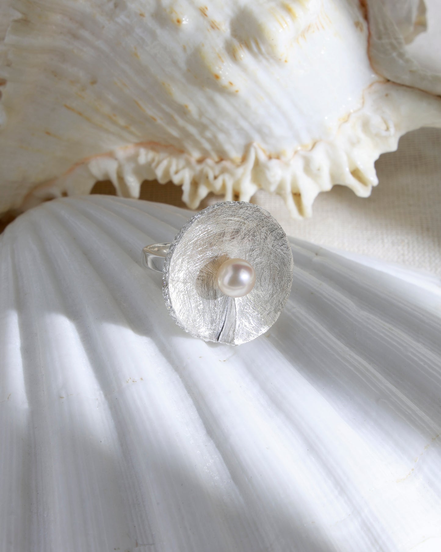 Ripple Pearl Ring