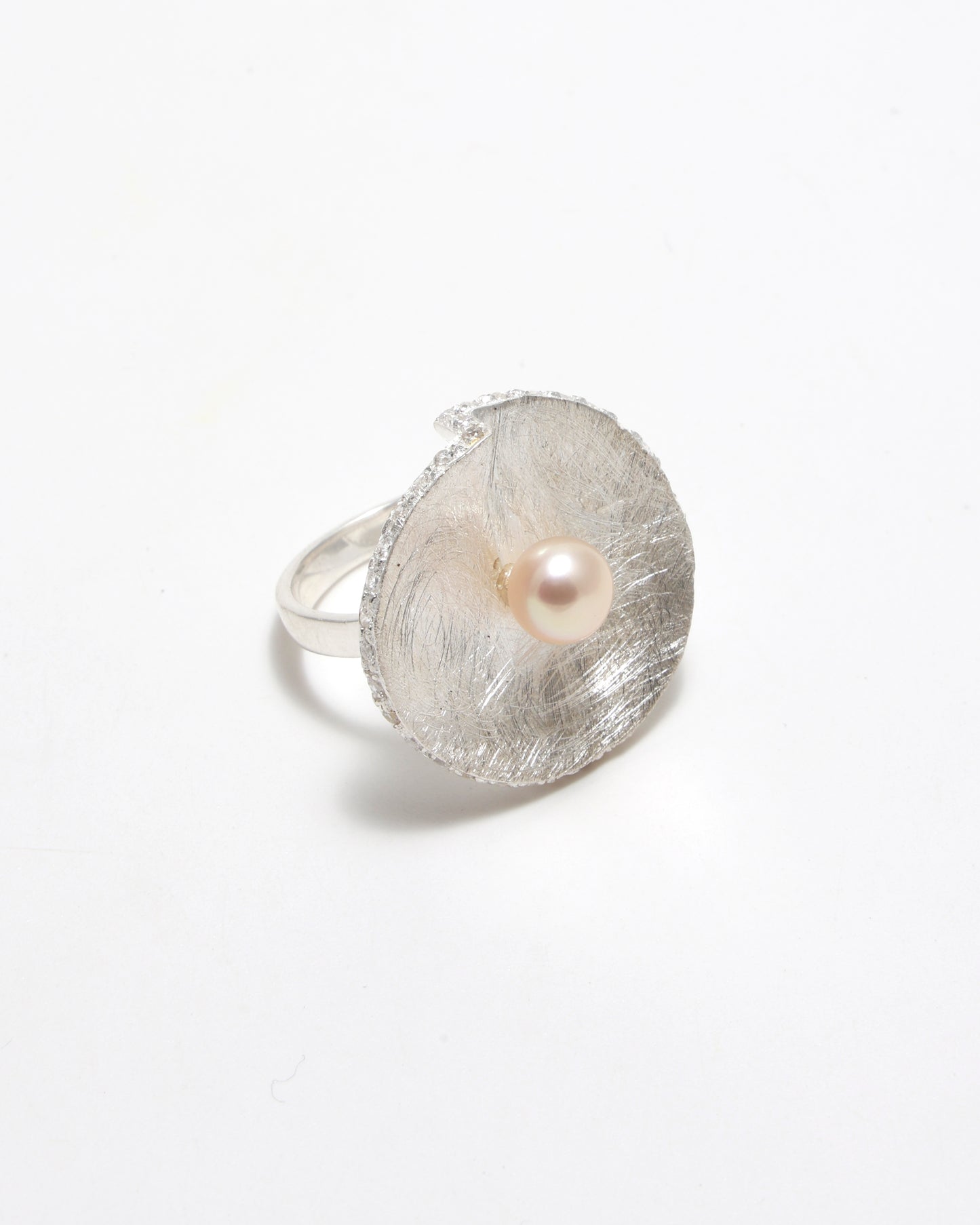 Ripple Pearl Ring