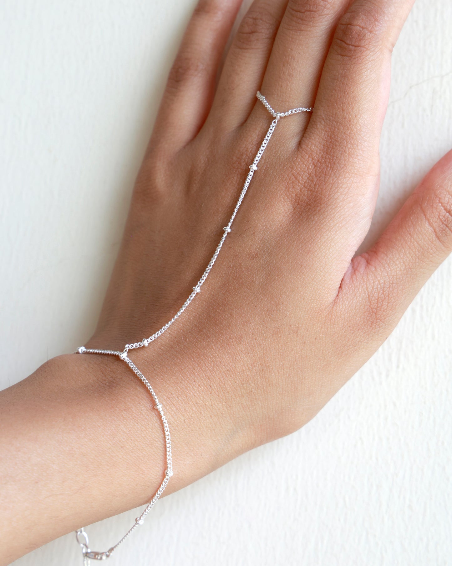 Glint Handchain